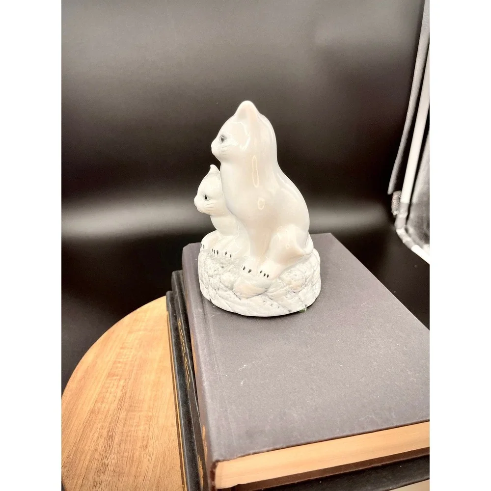 Vintage‎ Porcelain Cat Figurines: White Cat Decor